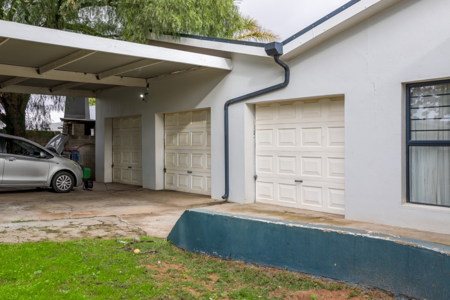 4 Bedroom Property for Sale in Velddrif Western Cape
